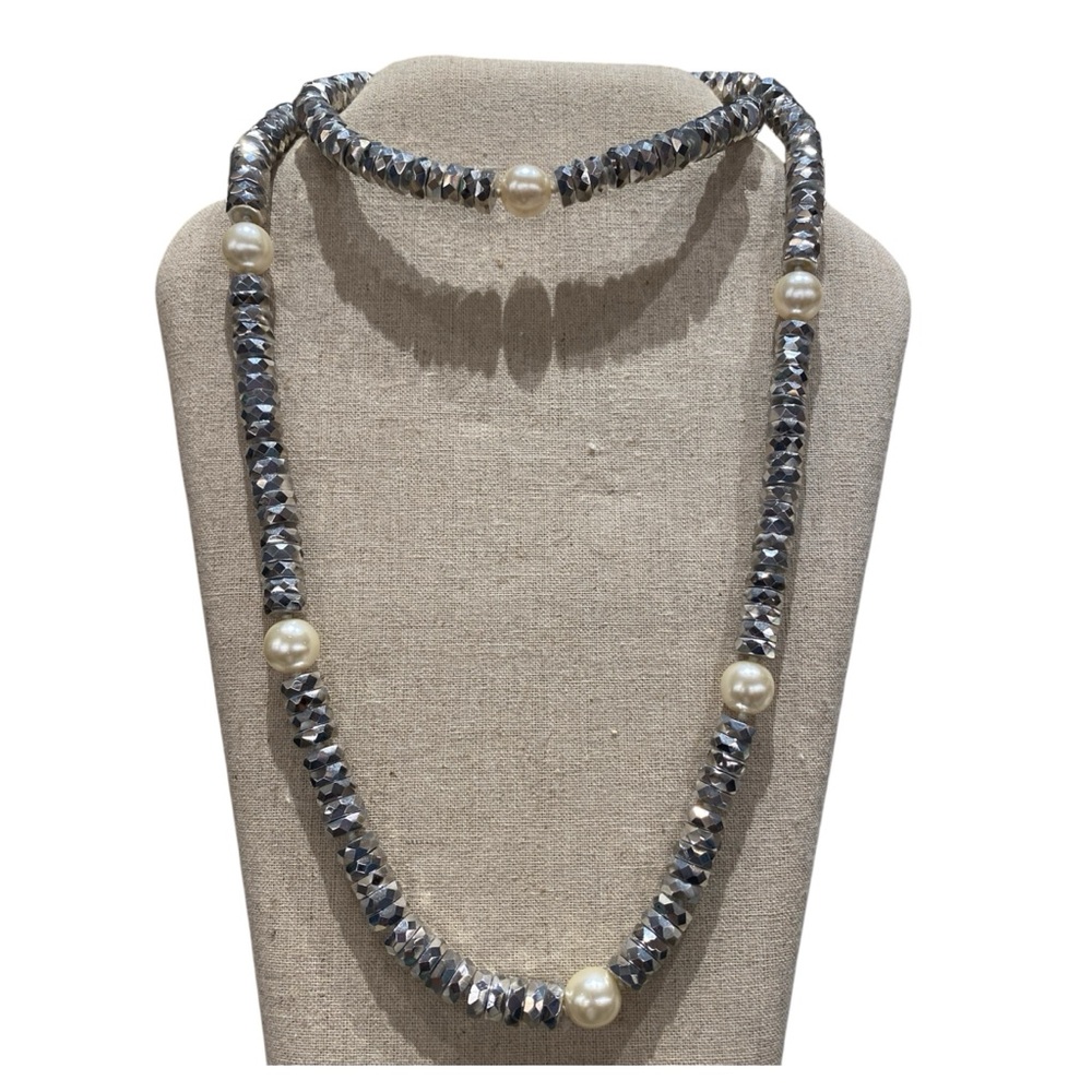Kenneth Jay lane Vintage 90s Elegant Silver /hematite and Pearl Necklace!